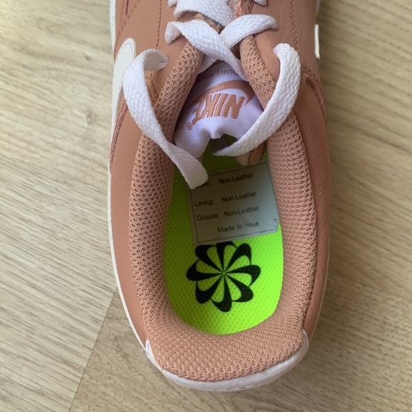 BRAND NEW Nike Women’s Size 8 Court Vision Low Blush Pink + Box - Picture 7 of 10